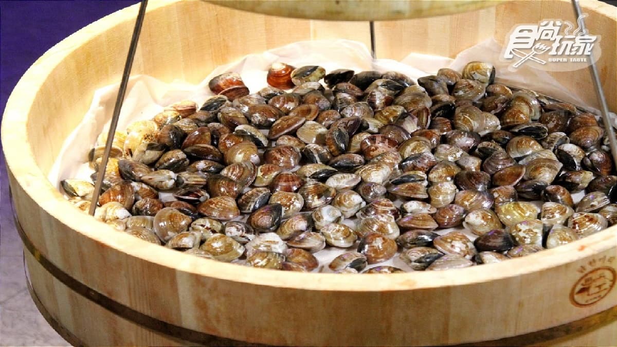 「蛤蜊桶」用上足足５斤重的活蛤蜊。