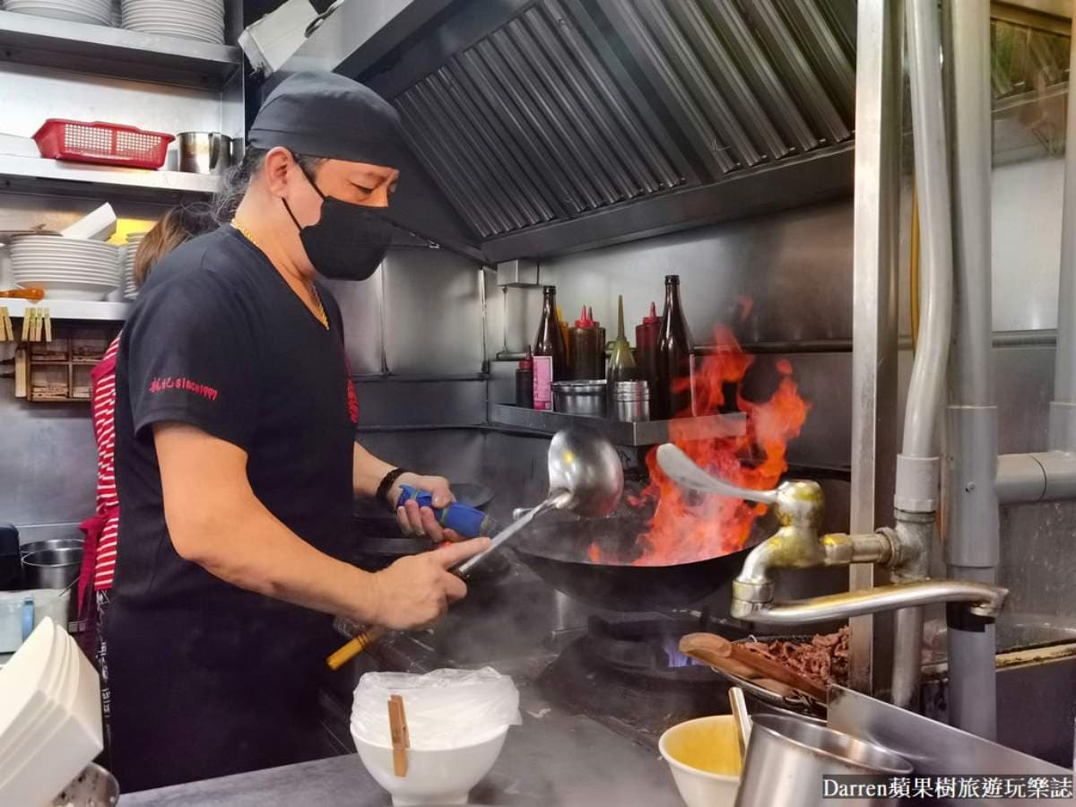 台北市場唯一「正宗廣式快炒」！30種炒飯、燴飯任選，名導吳念真、藝人都愛