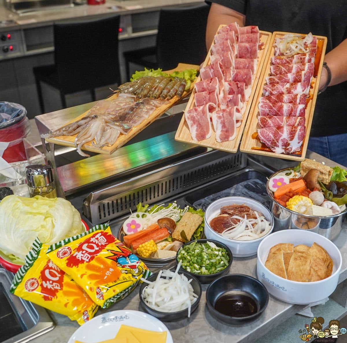 對中2、7免費吃肉!238元起高CP值火烤兩吃,炒泡麵、甜點、飲品無限吃到飽 對中2、7免費吃肉!238元起高CP值火烤兩吃,炒泡麵、甜點、飲品無限吃到飽