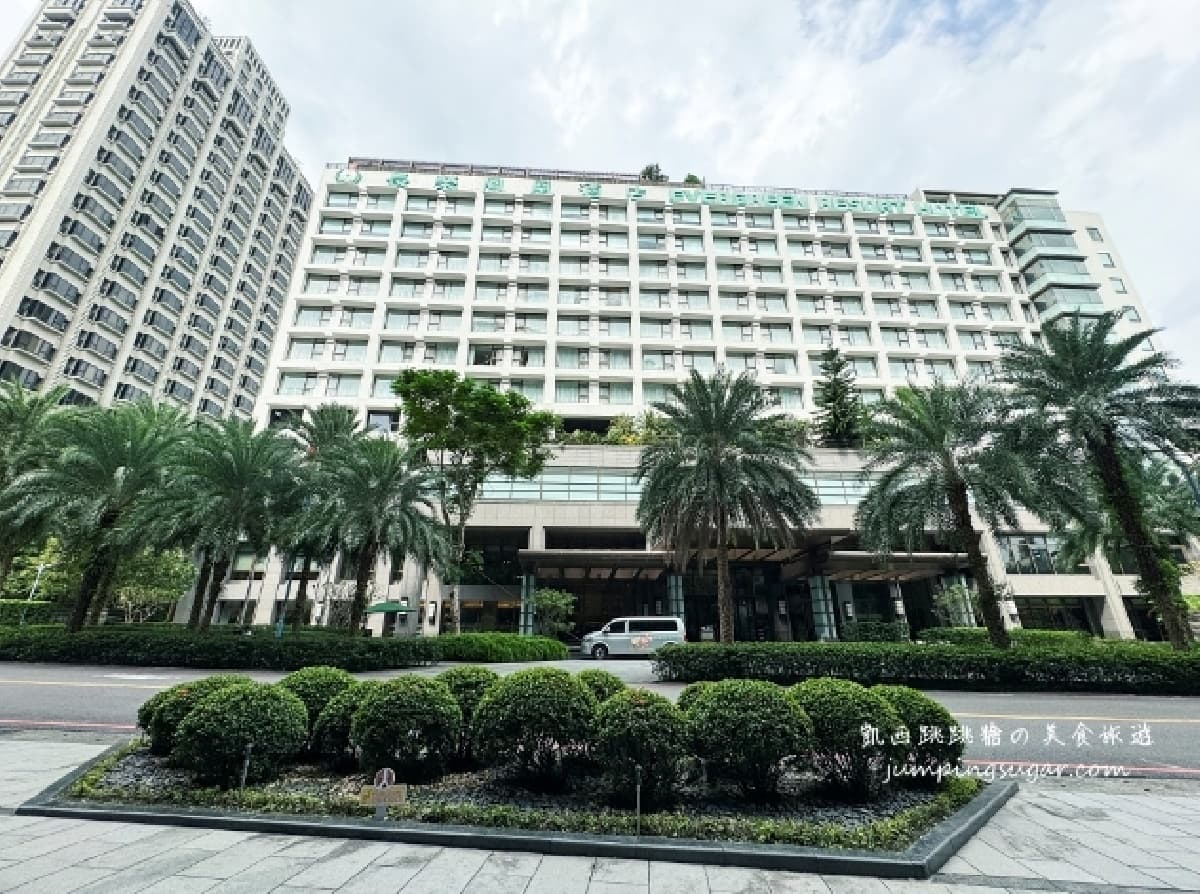 【獨家】烤鴨四吃吃到飽!礁溪星級酒店最新優惠,可享千坪溫泉戲水區 【獨家】烤鴨四吃吃到飽!礁溪星級酒店最新優惠,可享千坪溫泉戲水區