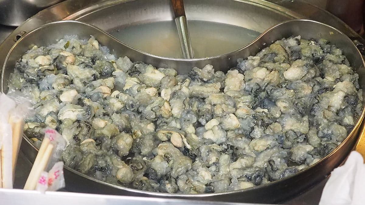滿滿的蚵仔看著還挺吸引人的。（圖片來源：霸子。食樂拼圖）