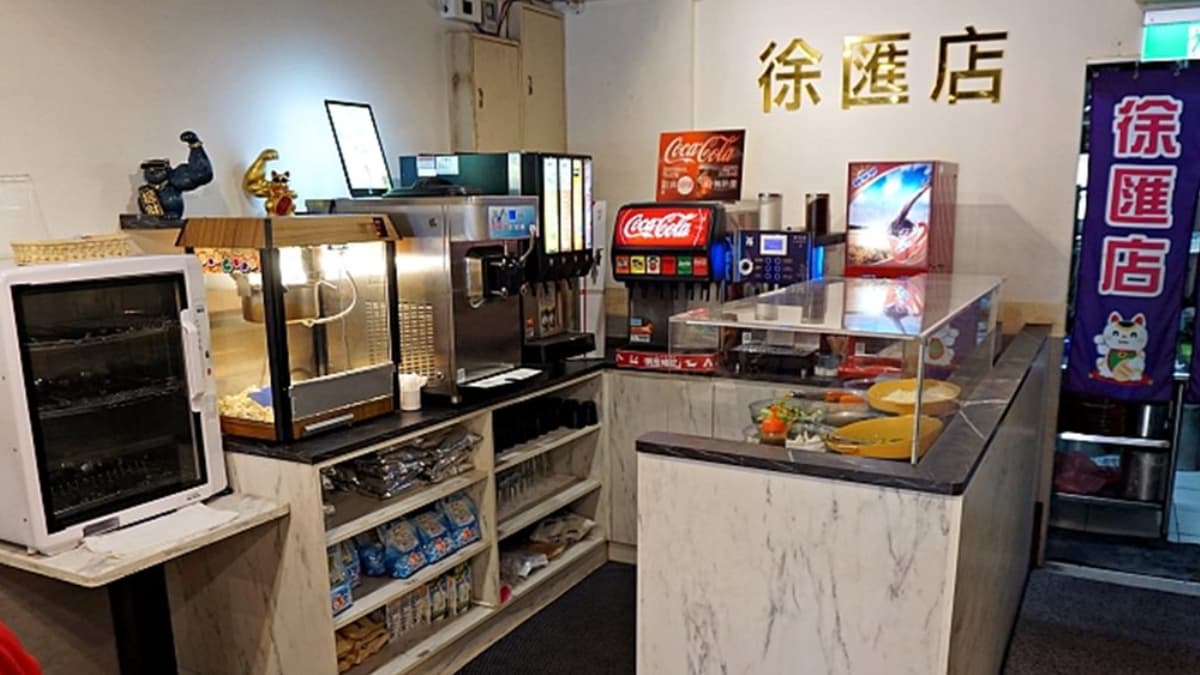 自助吧包含沙拉、濃湯、多款飲料通通吃到飽。（圖片來源：阿偉的食樂園）