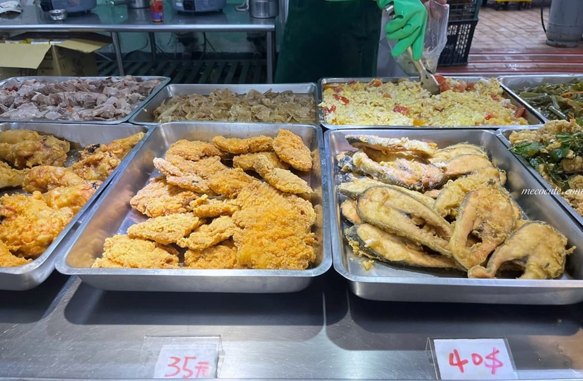 台北隱藏版便宜便當!1主菜+3配菜80元吃飽飽,還附免費例湯、飲料 台北隱藏版便宜便當!1主菜+3配菜80元吃飽飽,還附免費例湯、飲料