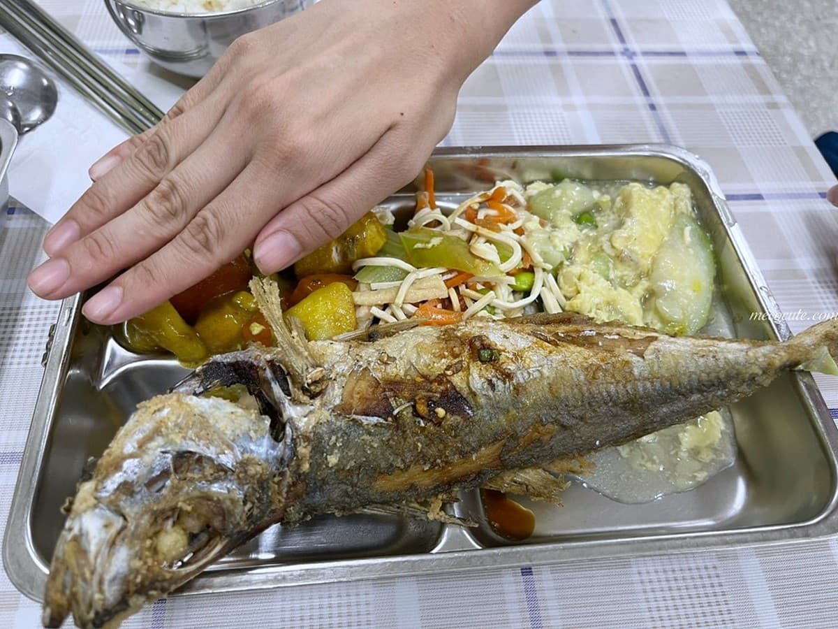 台北隱藏版便宜便當!1主菜+3配菜80元吃飽飽,還附免費例湯、飲料 台北隱藏版便宜便當!1主菜+3配菜80元吃飽飽,還附免費例湯、飲料
