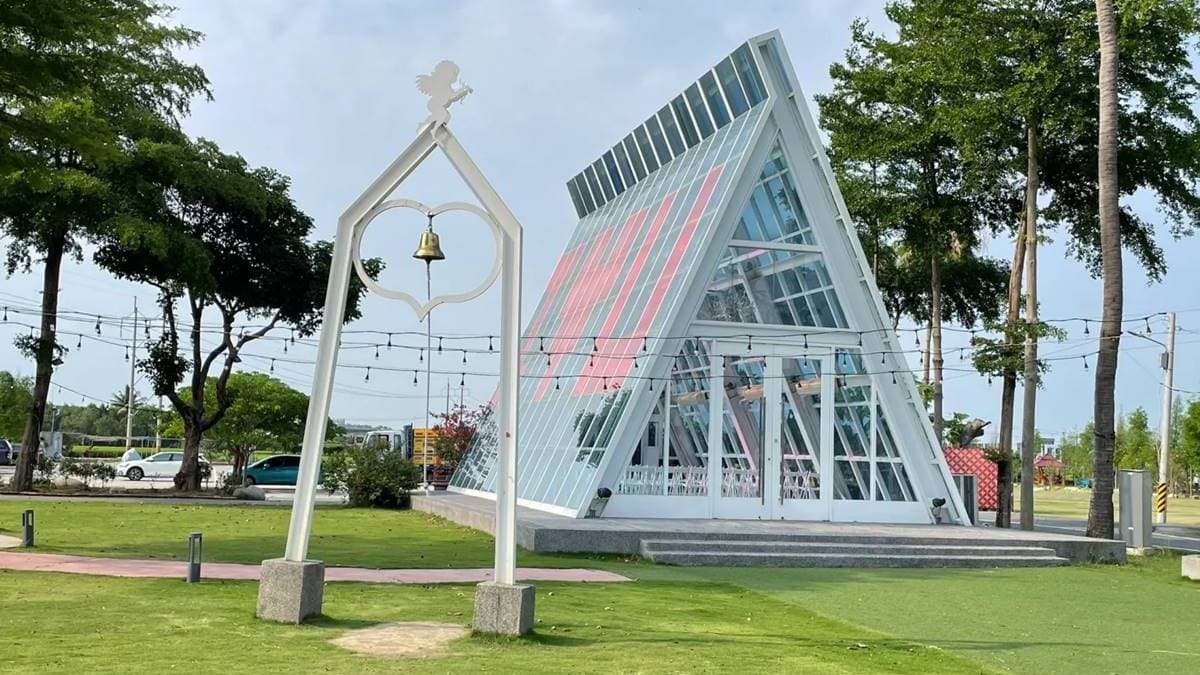 飯店多處適合拍照打卡，如幸福時鐘、珍愛水晶教堂。（圖片來源：愛伊特的分享樂園）