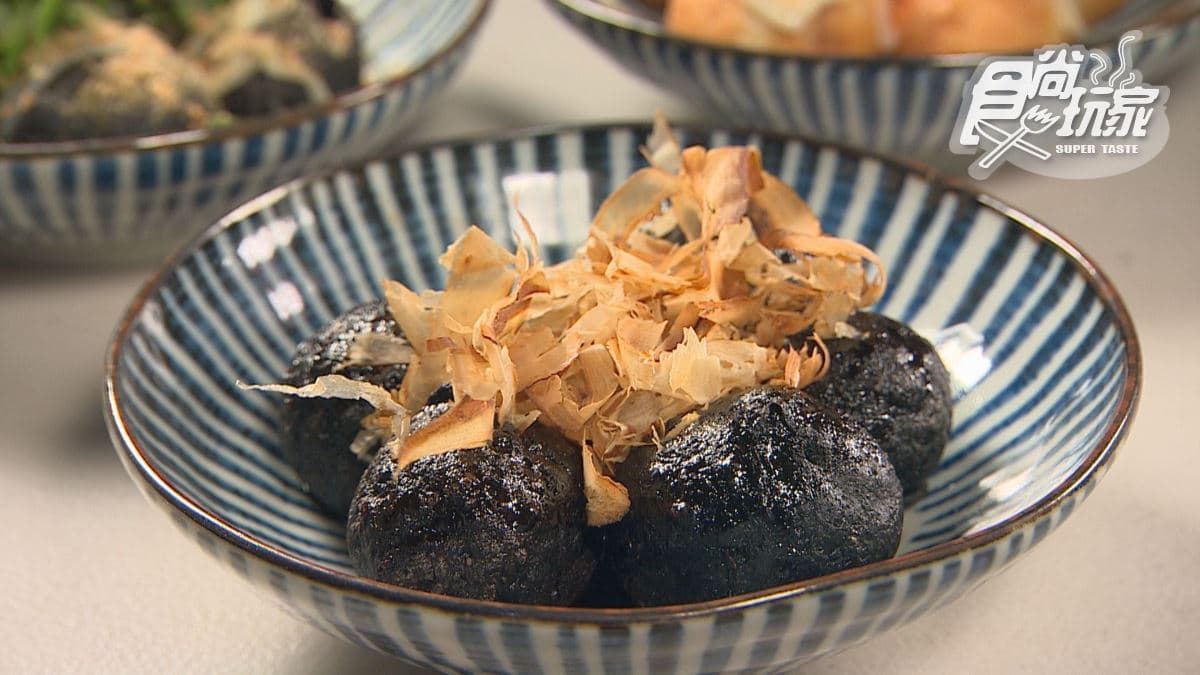 「鹹蛋黃章魚燒」是中秋限定口味。