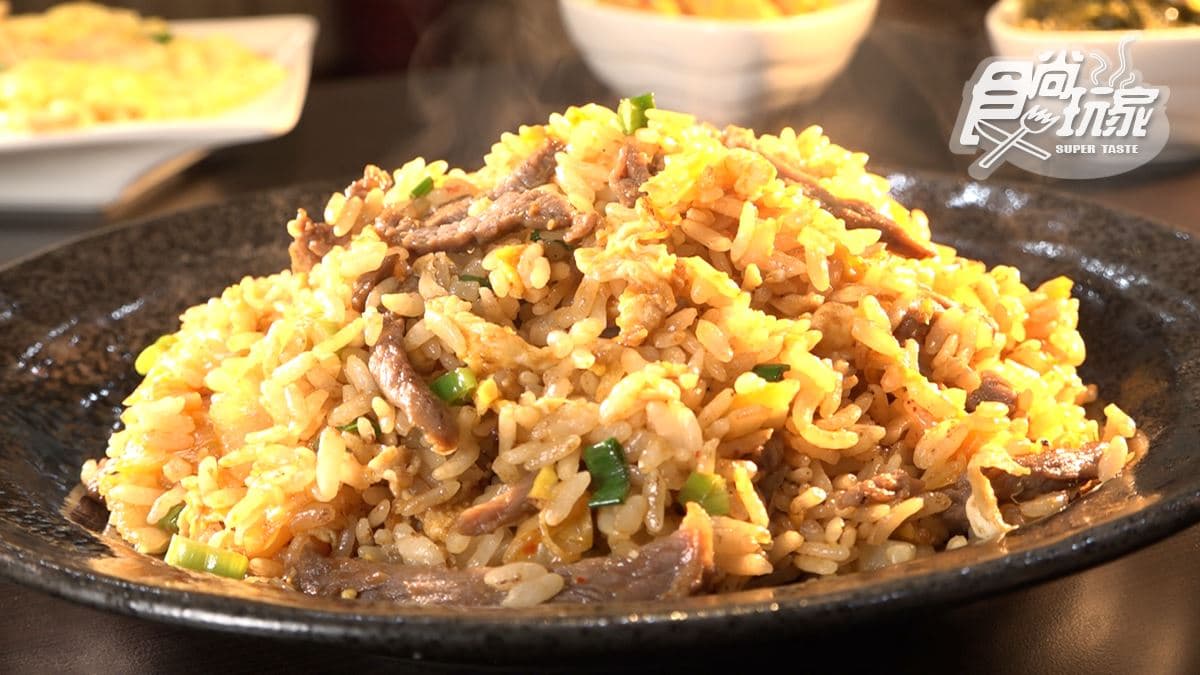 炒飯炒得很乾爽。