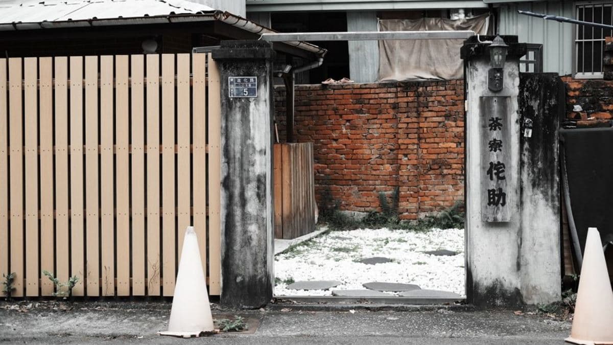 「茶寮侘助」藏身於台中進化路的巷弄中。（圖片來源：肉依小姐吃什麼）