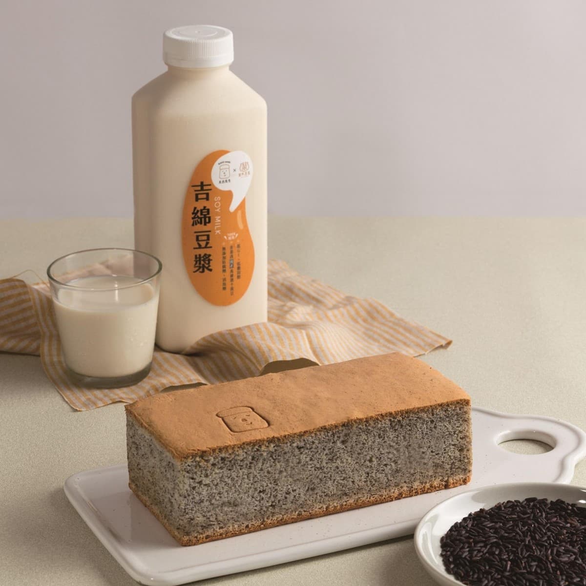 團購狂賣2000條!古早味「豆漿蛋糕」5療癒口味,YouTuber千千、HOOK都愛 團購狂賣2000條!古早味「豆漿蛋糕」5療癒口味,YouTuber千千、HOOK都愛
