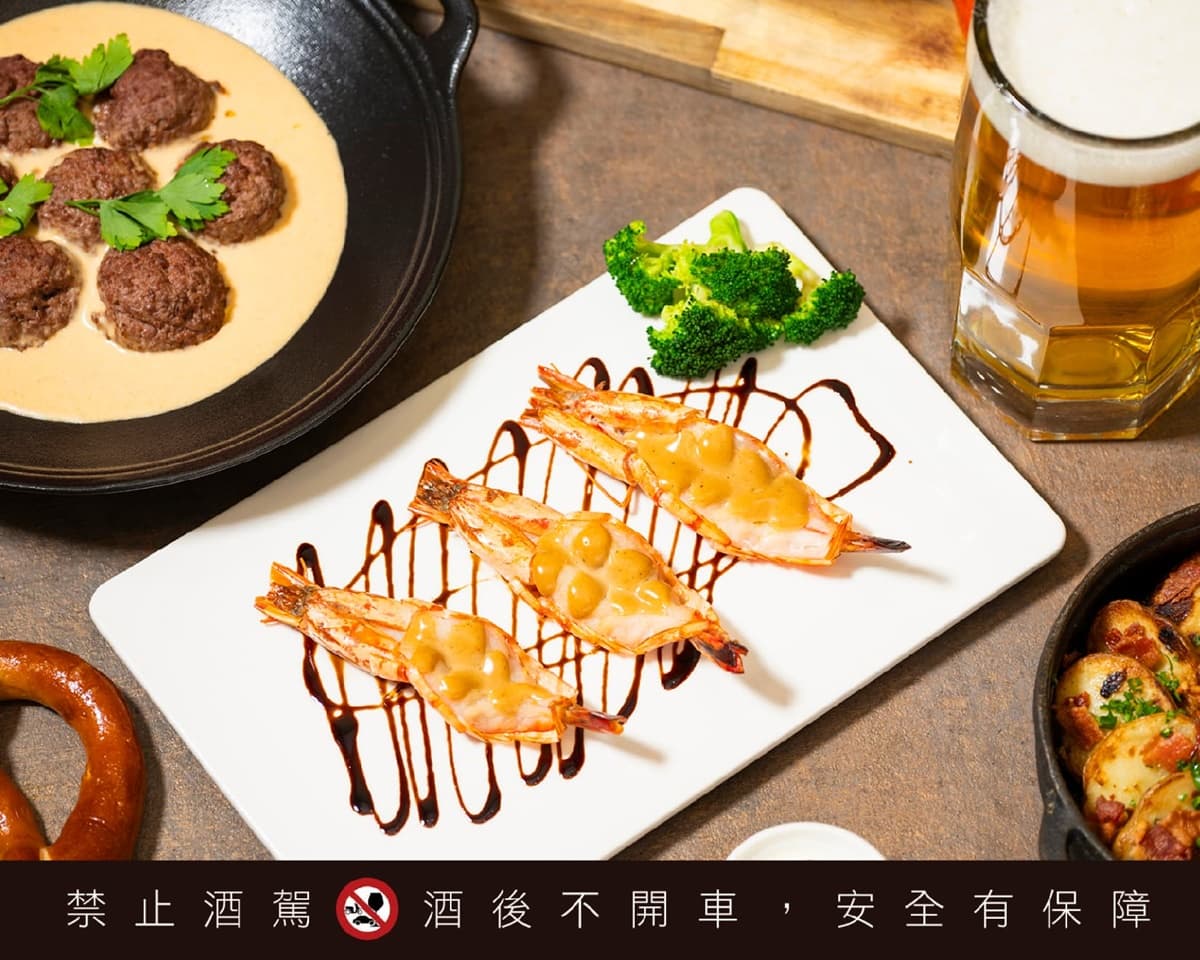脆皮豬腳、啤酒蝦無限吃!台北Buffet德國季只到10月底,還有生啤酒暢飲 脆皮豬腳、啤酒蝦無限吃!台北Buffet德國季只到10月底,還有生啤酒暢飲