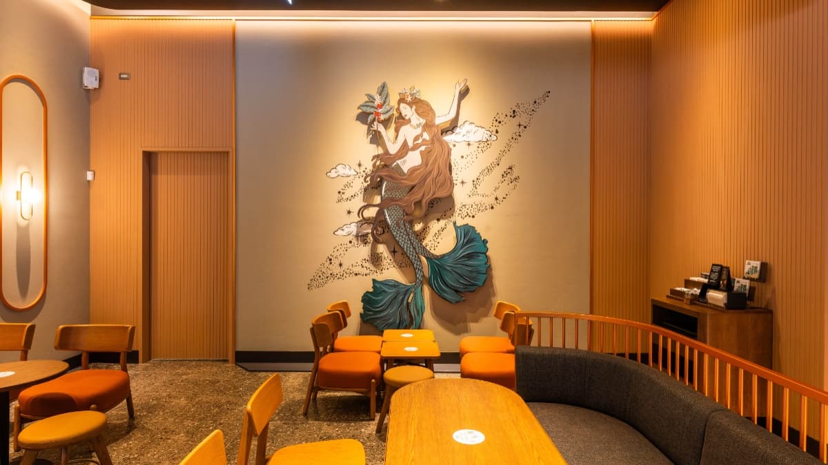 「星巴克湖美門市」整體設計以奢華的美拉德色系為主，質感又時尚。（圖片來源：統一集團）