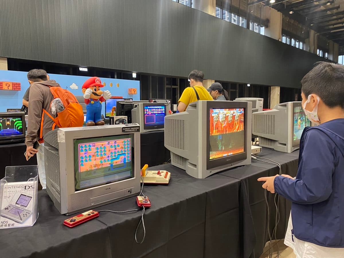 懷舊電玩展免費玩!紅白機、超級任天堂20款遊戲機,打卡10公尺瑪利歐場景 懷舊電玩展免費玩!紅白機、超級任天堂20款遊戲機,打卡10公尺瑪利歐場景