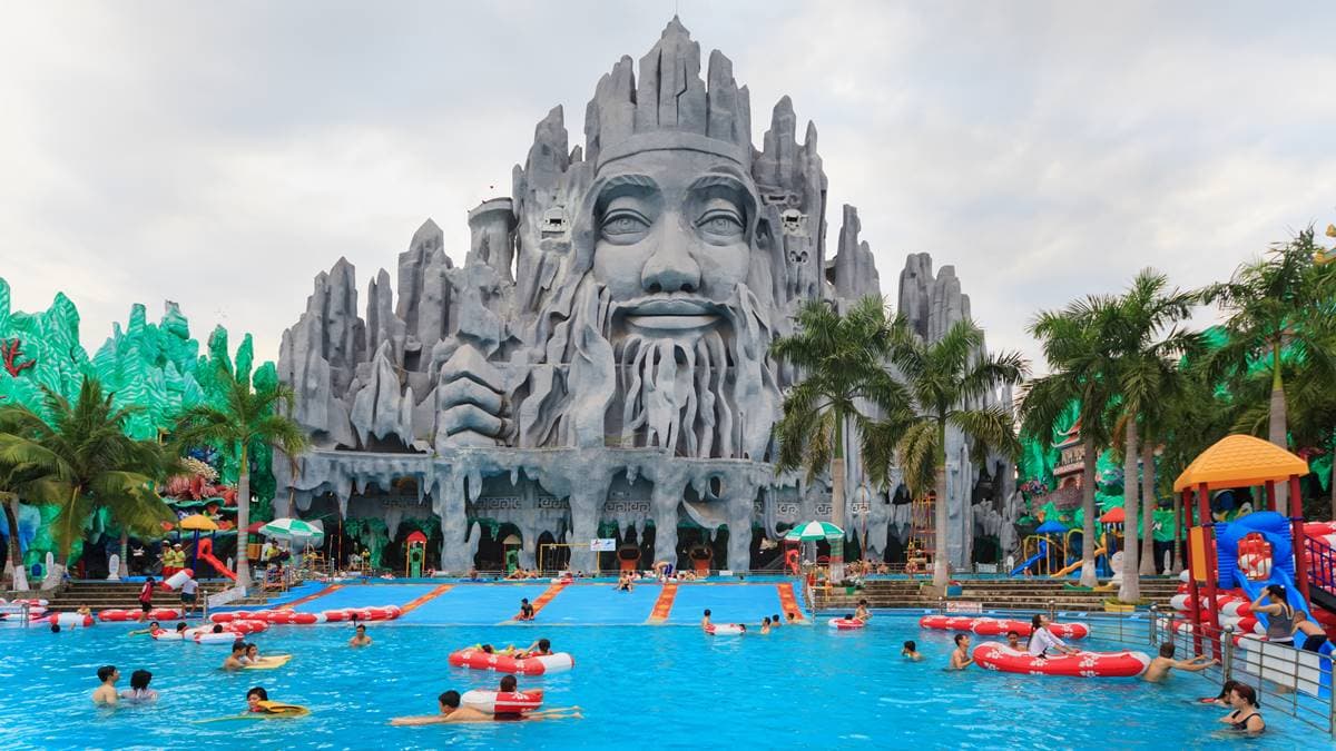 Suoi Tien Theme Park