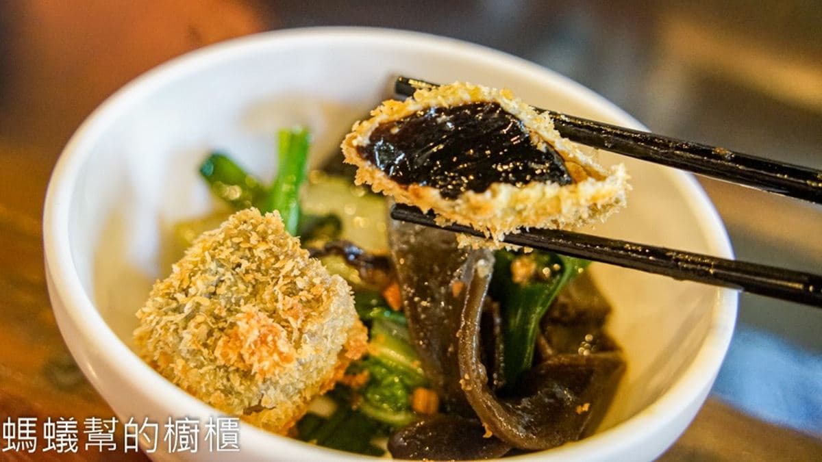 「炸仙草」外酥脆內Q，口感很特別。（圖片來源：螞蟻幫的櫥櫃）