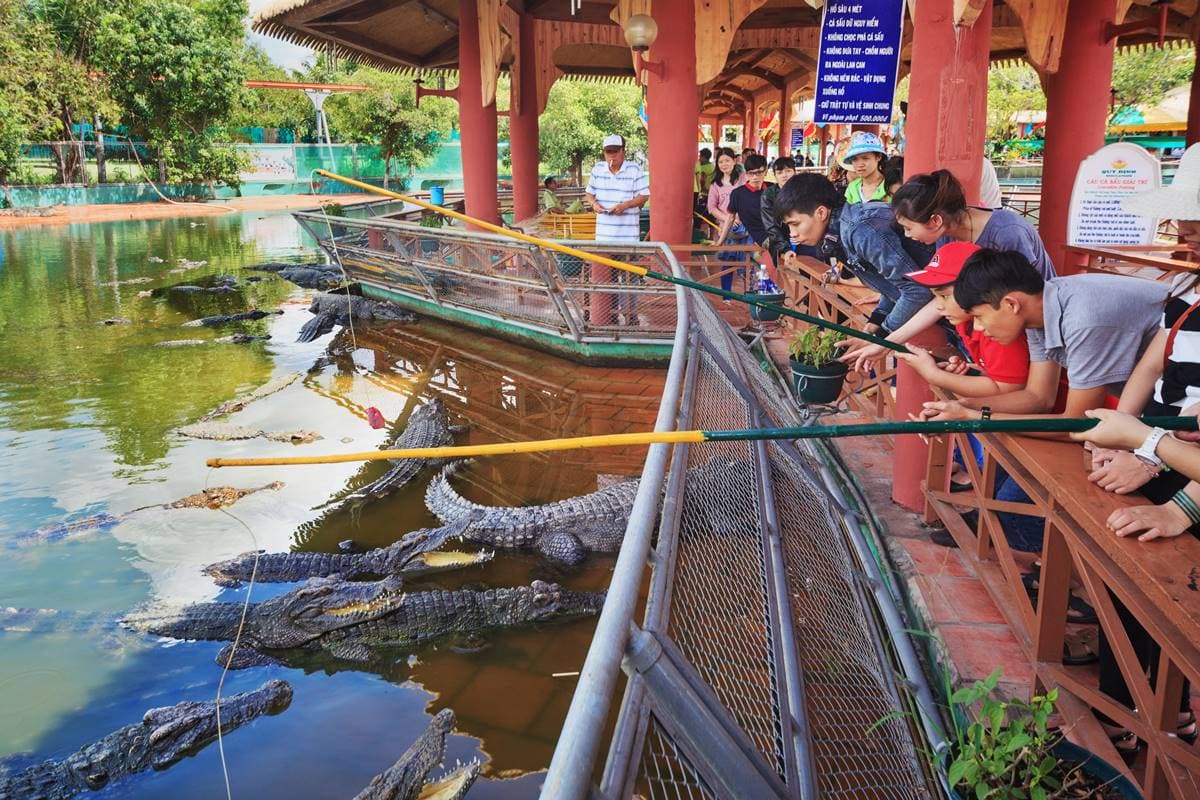 最奇葩樂園無誤!佛祖陪衝浪「真.佛系」主題樂園,廣播聽佛經、還能釣鱷魚 最奇葩樂園無誤!佛祖陪衝浪「真.佛系」主題樂園,廣播聽佛經、還能釣鱷魚