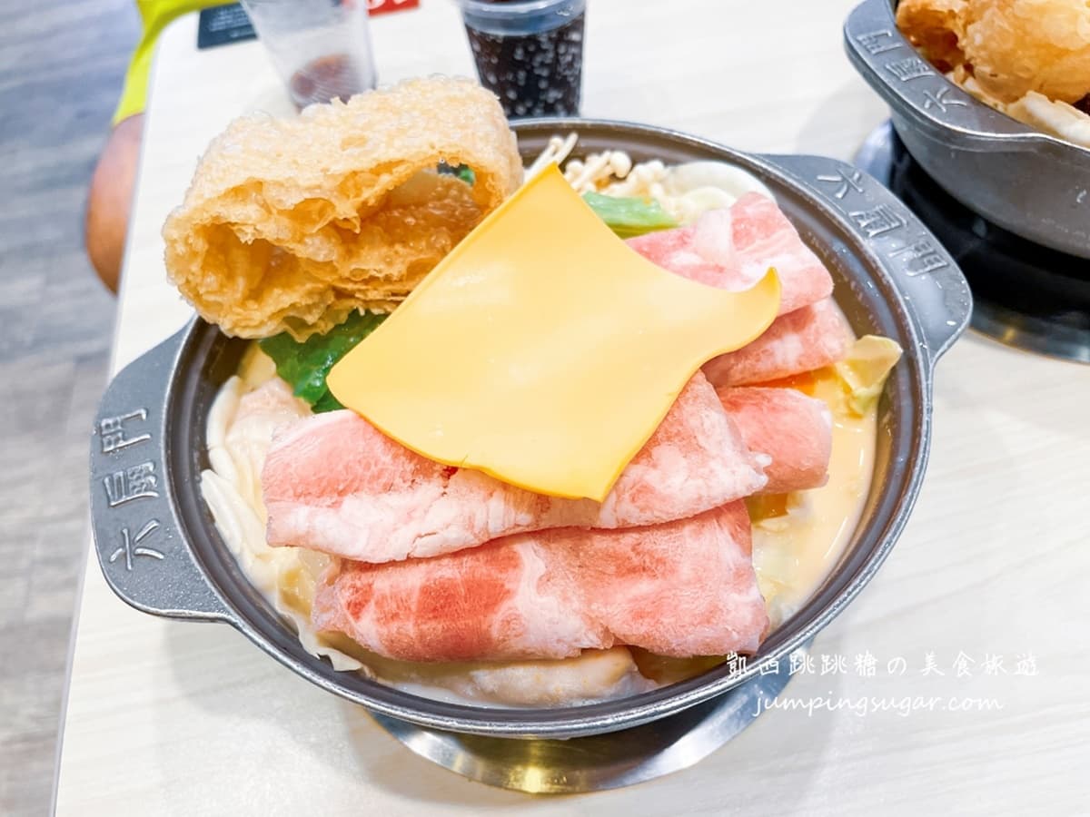 台北第1家「六扇門」來了!160元起吃到飽,自助吧泡麵、冰淇淋、爆米花無限續 台北第1家「六扇門」來了!160元起吃到飽,自助吧泡麵、冰淇淋、爆米花無限續