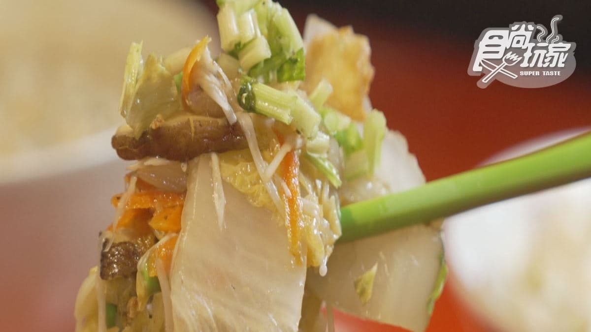「宜蘭西魯肉」搭著蛋酥很夠味。