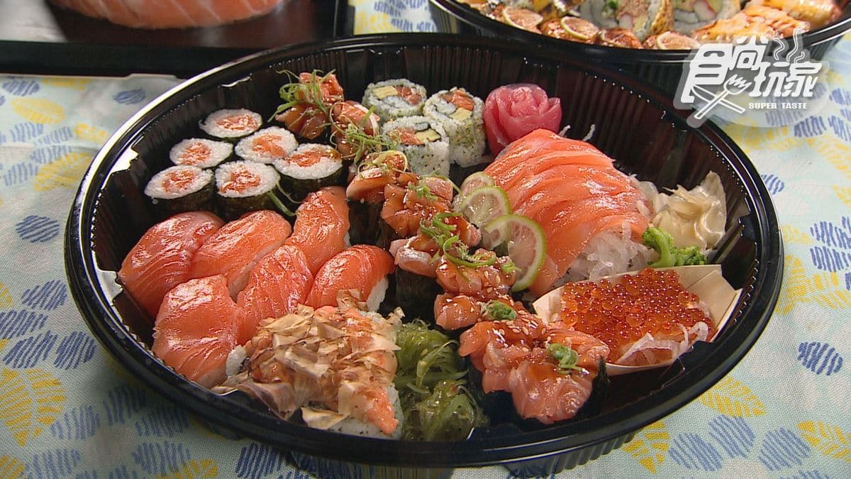 「繽紛鮭魚」吃得到鮭魚的鮮味，可以和醬油搭配著一起吃。