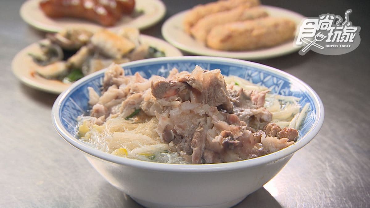 「大骨肉米粉」的豬肉香味很明顯，配米粉很搭。