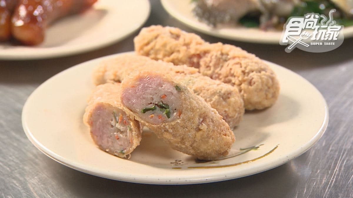 「雞卷」炸得很乾爽，咬下去可以感受到肉汁在口中迸發。