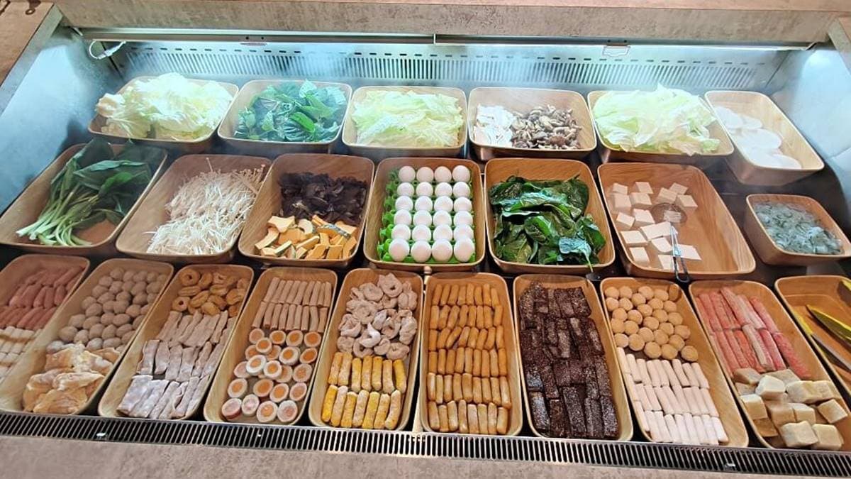 自助吧提供火鍋食材、飯麵主食、飲料、冰品無限吃。（圖片來源：DARREN蘋果樹旅遊玩樂誌）