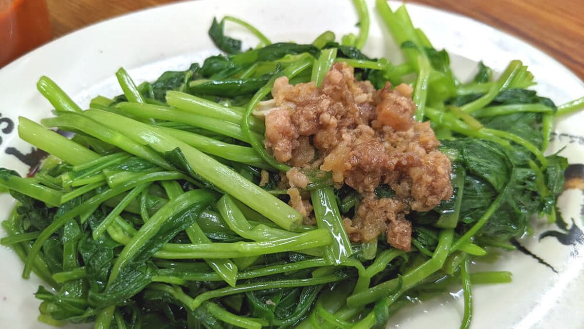 空心菜價格相較北部來說不貴。（圖片來源：老皮嫩肉的流水帳生活）