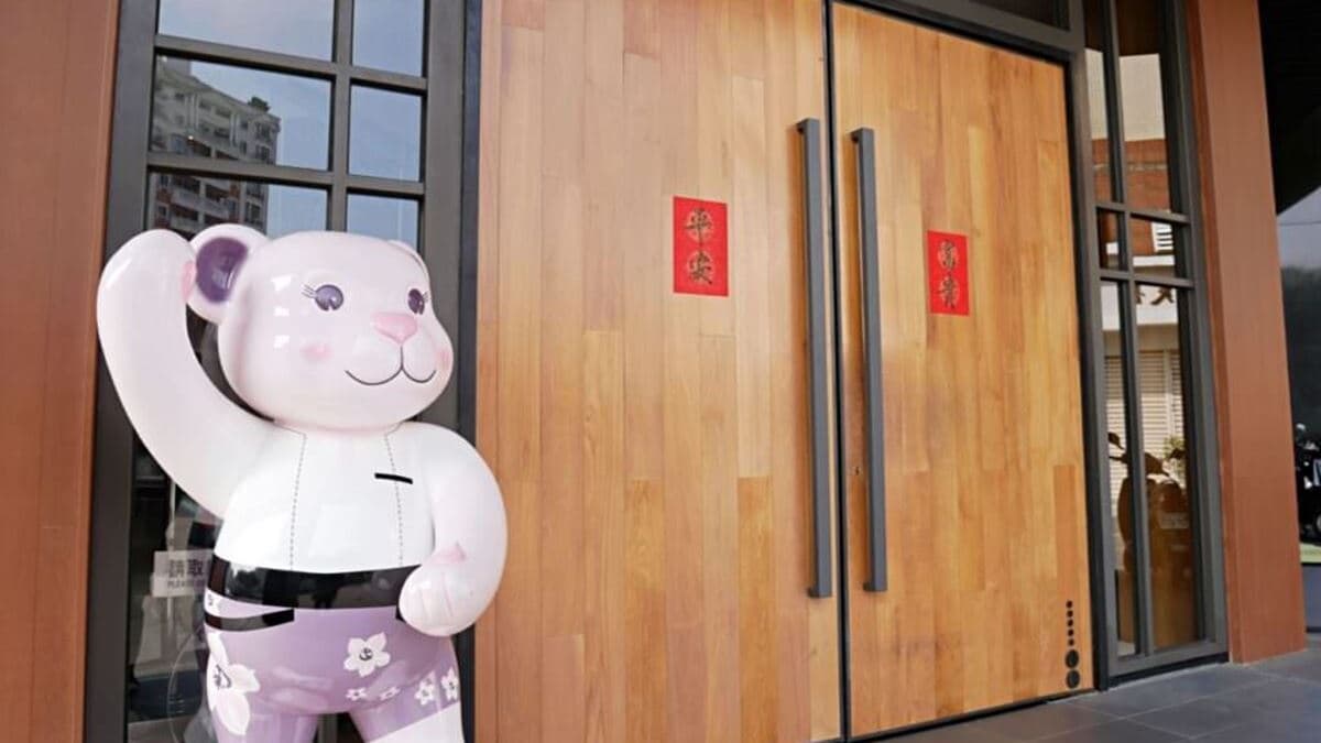 飯店位在台中西區柳川旁。（圖片來源：FreyaDaily 貝果控食宿旅記）	