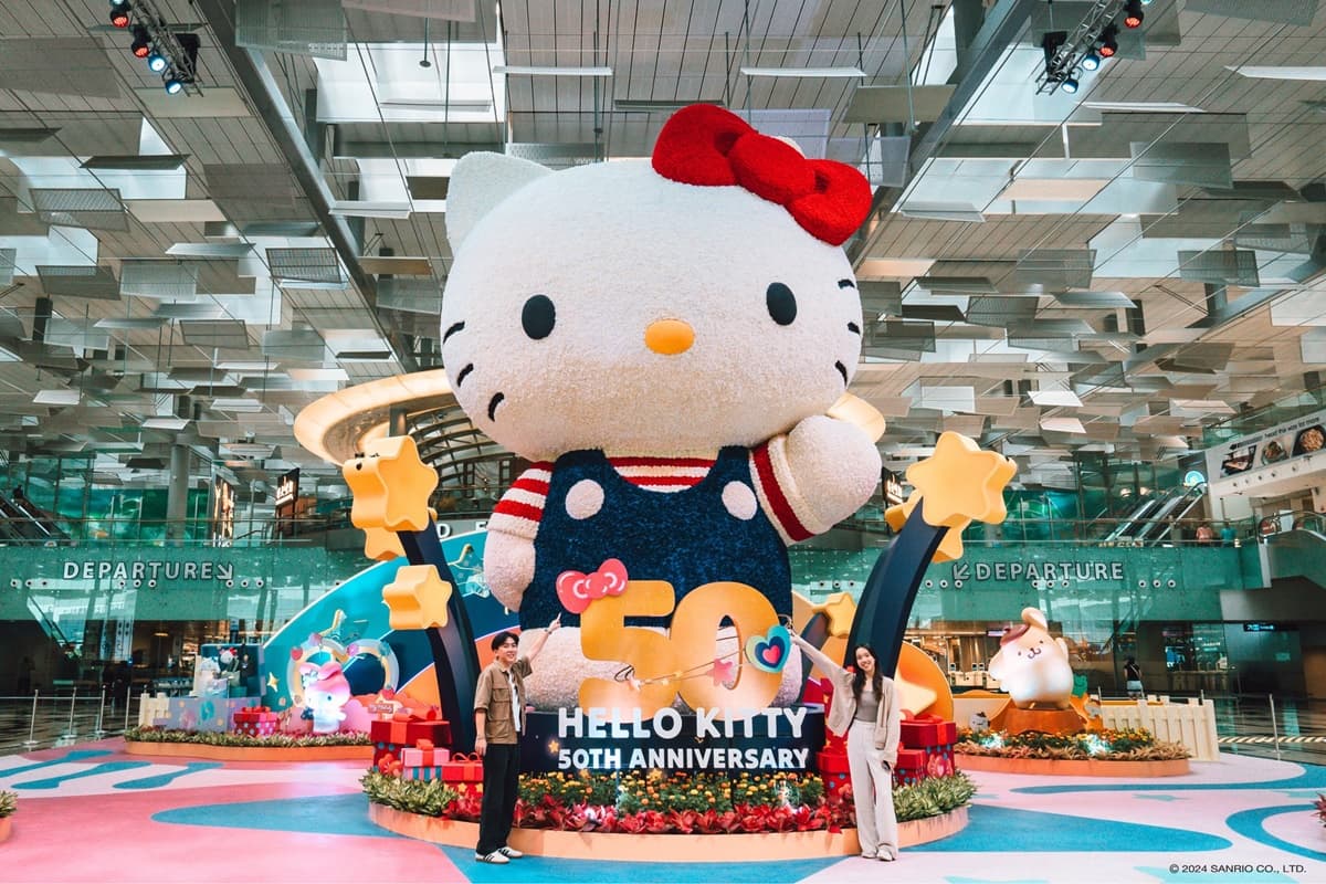 亞洲最讚機場變身Kitty樂園!50週年慶典6亮點,8公尺高凱蒂貓免費拍 亞洲最讚機場變身Kitty樂園!50週年慶典6亮點,8公尺高凱蒂貓免費拍