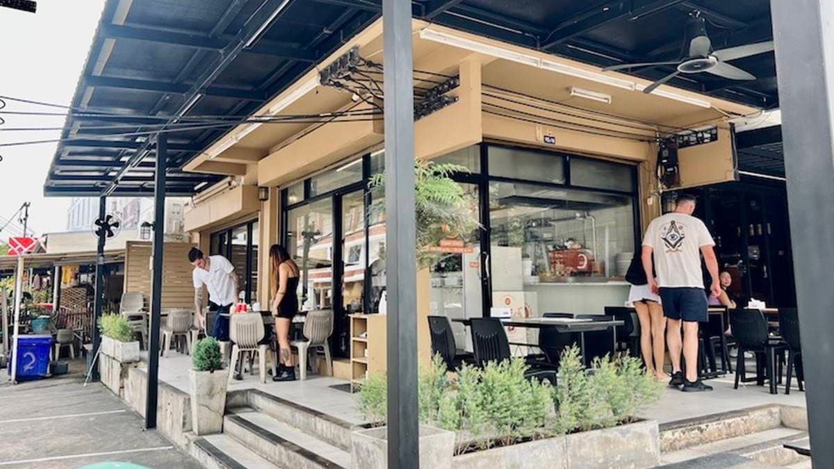 店家位於清邁尼曼區熱鬧商圈內，交通便利。（圖片來源：mamahuhu）