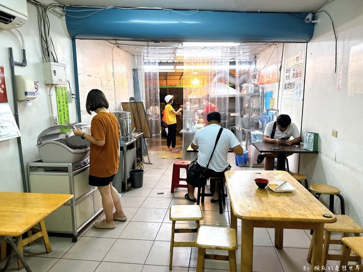 台中激推「第一名臭豆腐」！熱湯、飲料免費喝到飽，外酥內軟再夾泡菜超唰嘴