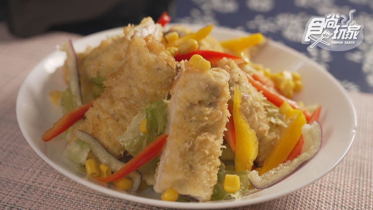 「香酥鰻魚和風沙拉」是不少客人也會點的餐點。