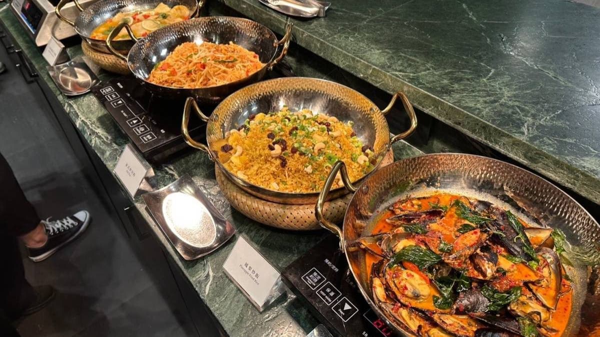 店內吃得到60道異國自助吧料理。（圖片來源：青焰炭火熟成牛排）