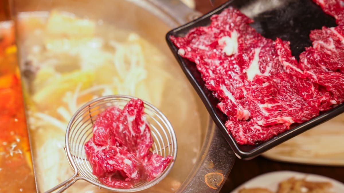 「阿家牛肉湯火鍋」是一家擁有15年歷史的老字號店家（圖片來源：美食好芃友）