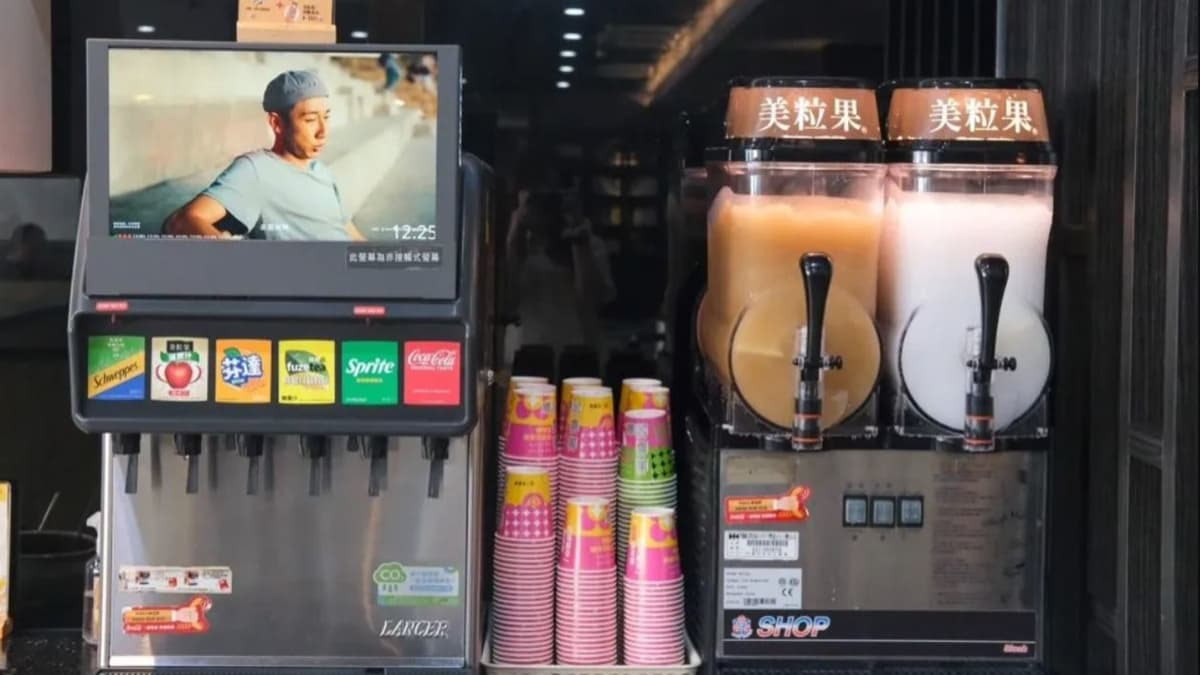 內用只要符合50元低消，就能享用店內自助吧吃到飽，包括白飯、飲料、冰沙。（圖片來源：肉依小姐吃什麼）