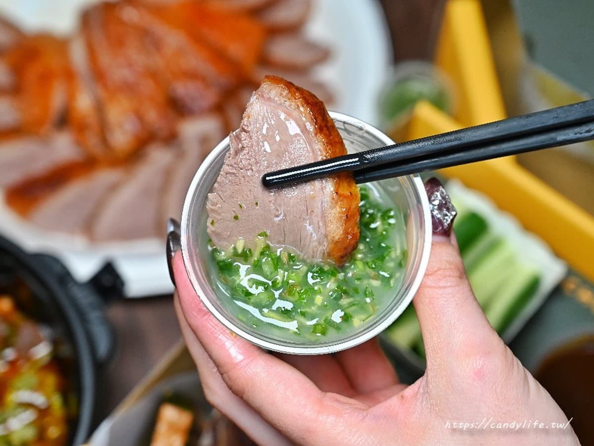 台中棒球場「隱藏版烤鴨」!「一鴨三吃」爽嗑韓式甜辣鴨,烤鴨蓋飯1人獨享 台中棒球場「隱藏版烤鴨」!「一鴨三吃」爽嗑韓式甜辣鴨,烤鴨蓋飯1人獨享