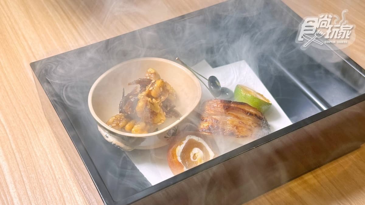 「鰆魚味噌幽庵燒」以櫻花木屑煙燻增添野趣。
