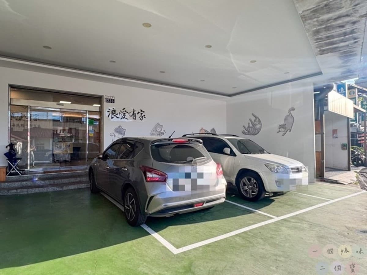 台中260元自助吧吃到飽！加價100元火鍋無限吃，免收服務費、可免費擼貓