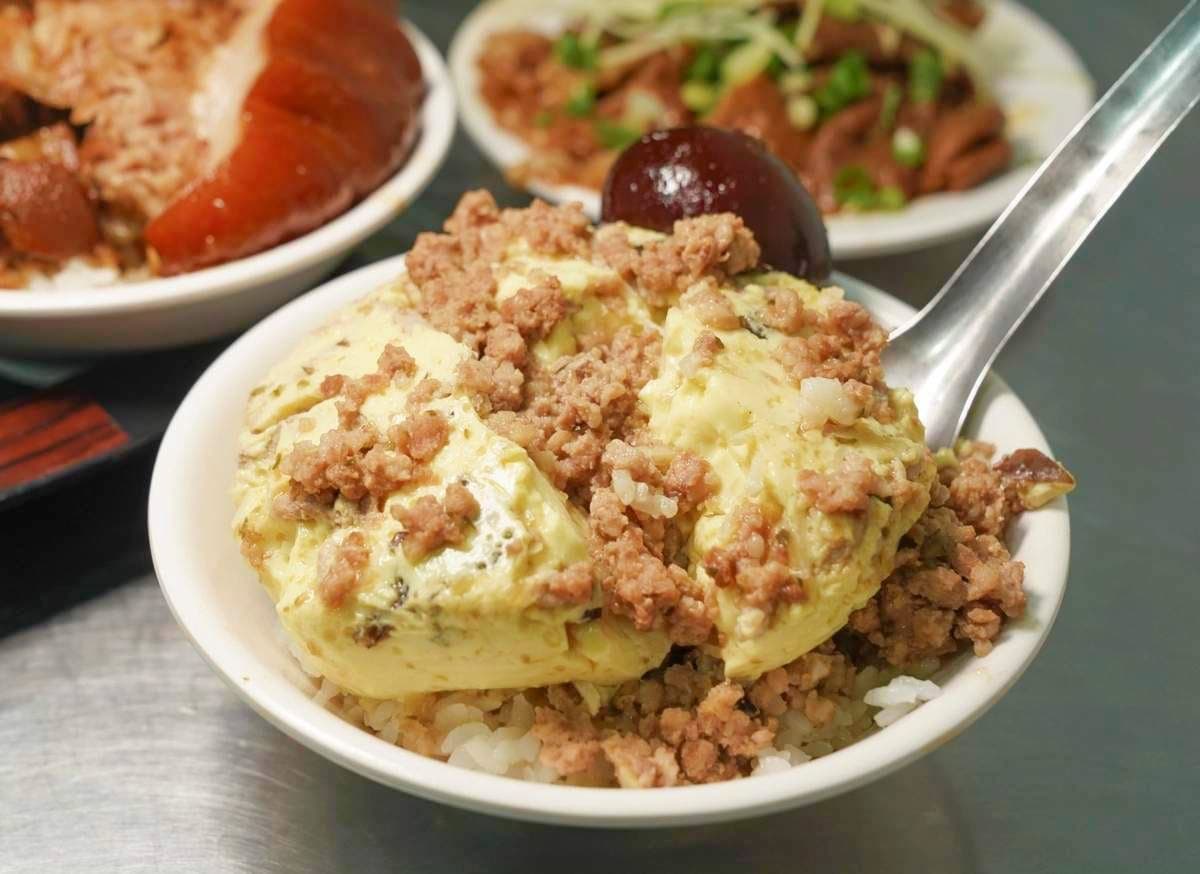 高雄必吃腿庫飯、美食10家!排隊名店、吳慷仁最愛乾麵,加碼伴手、住宿推薦 高雄必吃腿庫飯、美食10家!排隊名店、吳慷仁最愛乾麵,加碼伴手、住宿推薦