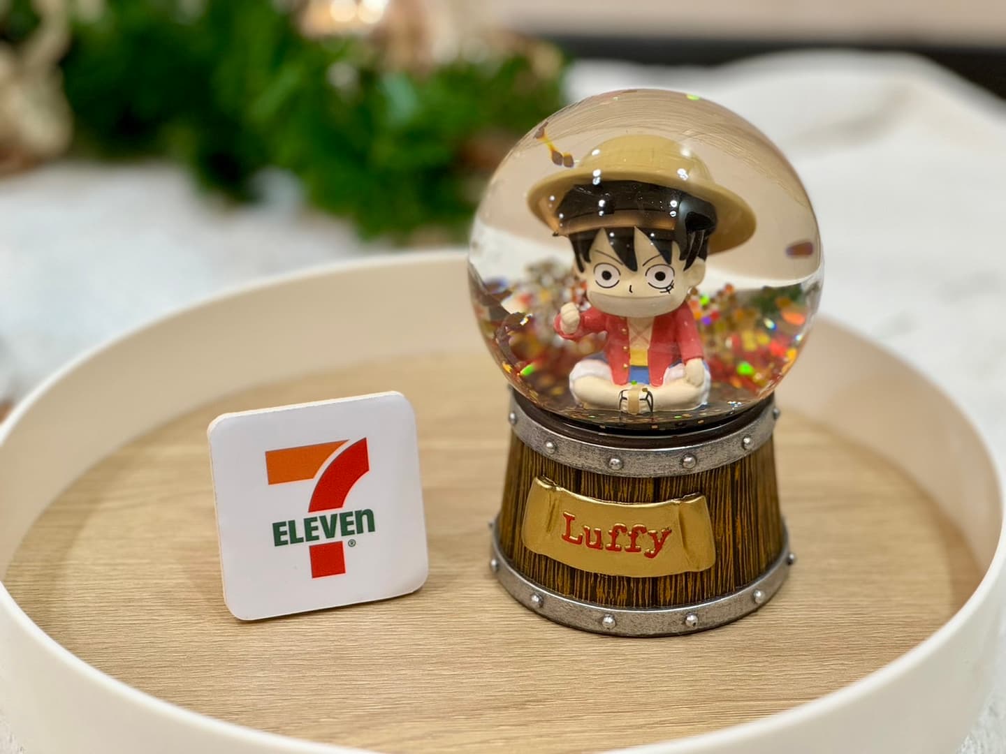 7-11最美10款聖誕水晶球！KITTY、蠟筆小新７大IP，台版「栗子提拉米蘇杯」開賣