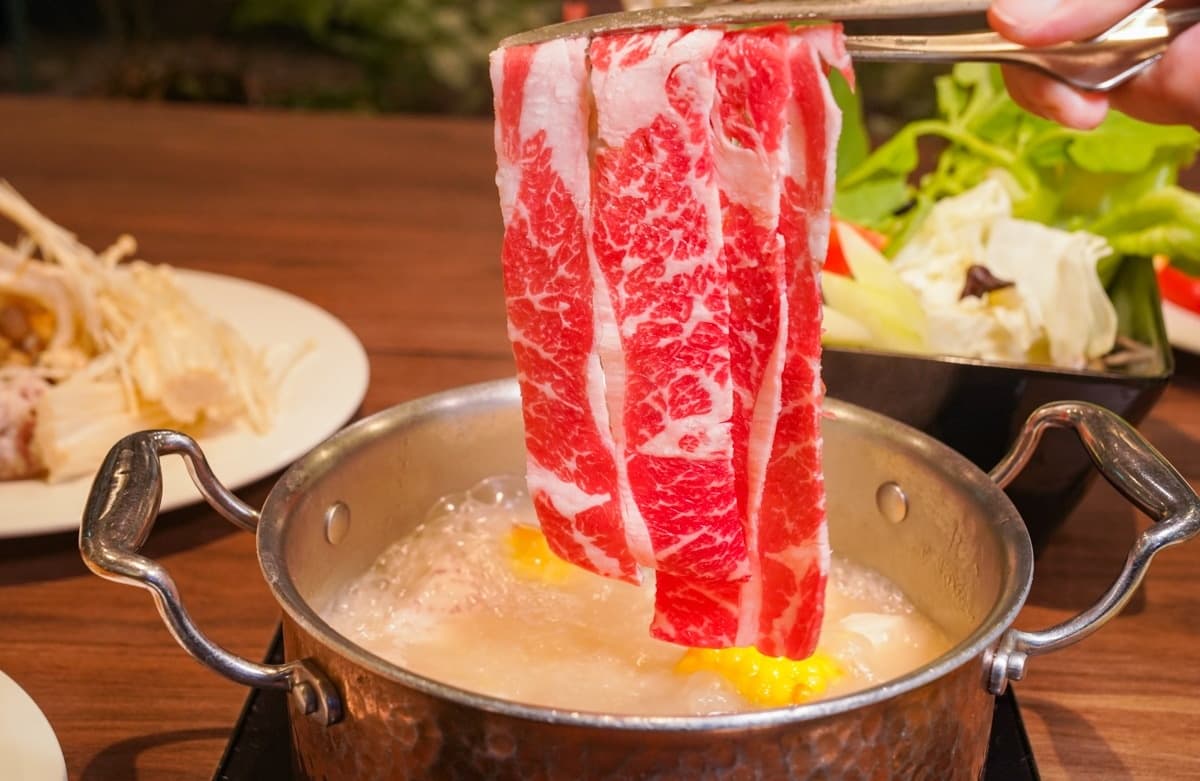 高雄飯店隱藏版「550元火鍋吃到飽」!肉品海鮮隨你嗑,學生憑證75折 高雄飯店隱藏版「550元火鍋吃到飽」!肉品海鮮隨你嗑,學生憑證75折