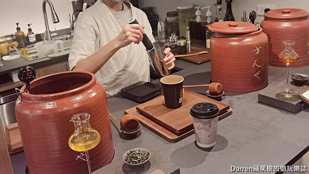 除了麻糬之外也有提供茶飲可搭配享用。（圖片來源：Darren蘋果樹旅遊玩樂誌）