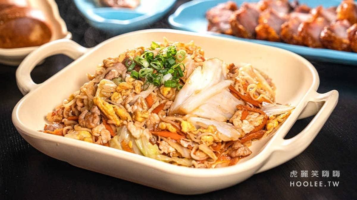 菜單還有黃金蛋炒飯、金門炒泡麵、蛋餅、吐司、厚片、炸物、鍋燒麵、飲品等選擇。（圖片來源：虎麗笑嗨嗨）