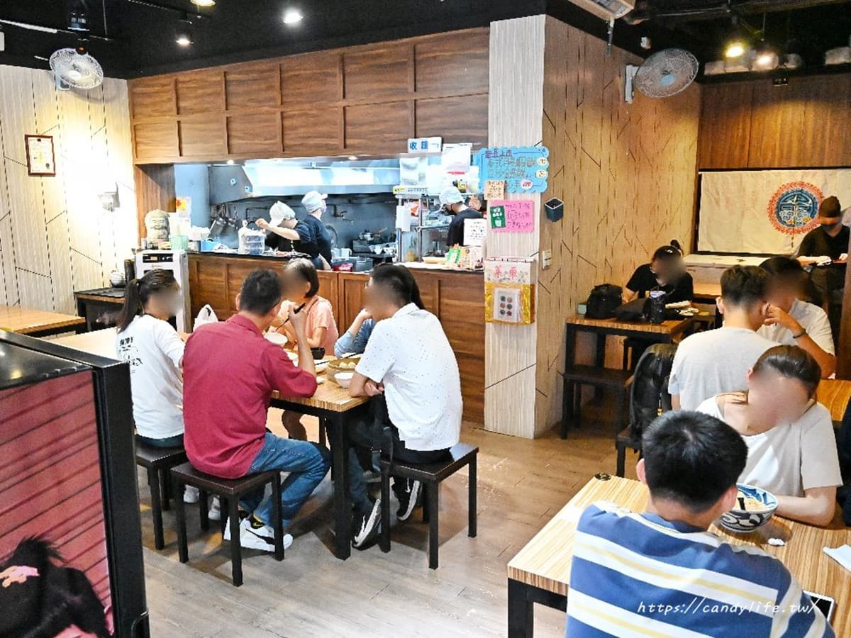 台中人好評激推!「蔬食版小籠湯包」媲美鼎泰豐,香Q炒烏龍滿滿都是料 台中人好評激推!「蔬食版小籠湯包」媲美鼎泰豐,香Q炒烏龍滿滿都是料
