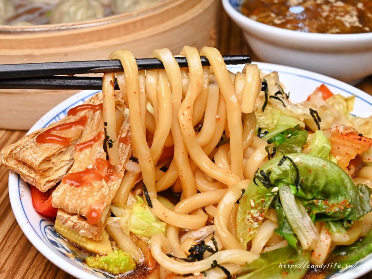 台中人好評激推!「蔬食版小籠湯包」媲美鼎泰豐,香Q炒烏龍滿滿都是料 台中人好評激推!「蔬食版小籠湯包」媲美鼎泰豐,香Q炒烏龍滿滿都是料