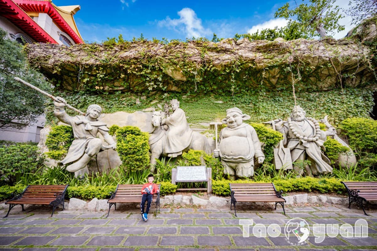 東南亞最大「室內武財神」在桃園！求財必看參拜流程，打卡超有梗地景藝術
