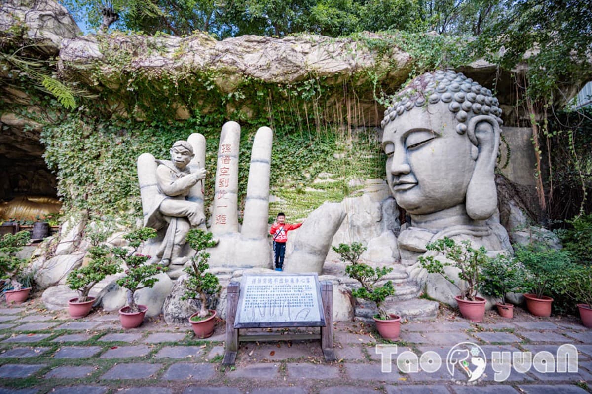 東南亞最大「室內武財神」在桃園！求財必看參拜流程，打卡超有梗地景藝術