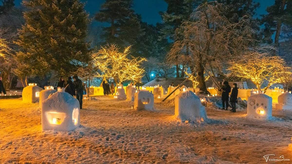 公園內有許多雪雕作品可以觀賞。（圖片來源：慢慢與Byron的旅行泡泡）