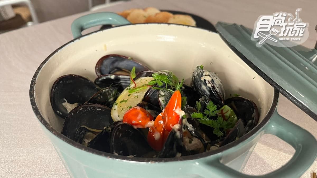 「比利時傳統淡菜鍋」淡菜很脆，醬汁濃郁鮮甜。