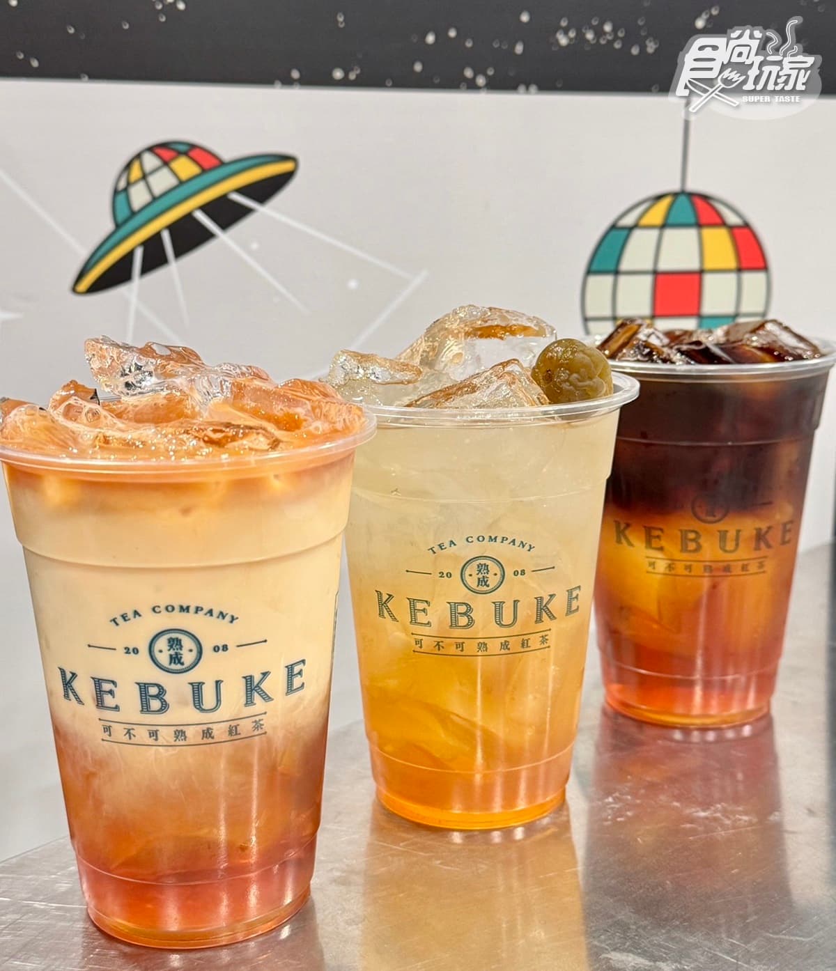 「可不可x玩具總動員」最強聯名!3大飲品、6款周邊登場,三眼怪店卡免費拿 「可不可x玩具總動員」最強聯名!3大飲品、6款周邊登場,三眼怪店卡免費拿