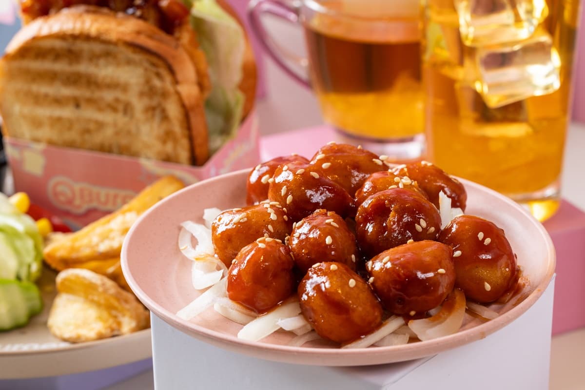 連6天「買一送一」快衝!Q Burger全新韓式6款,爆汁洋釀炸雞只要29元 連6天「買一送一」快衝!Q Burger全新韓式6款,爆汁洋釀炸雞只要29元